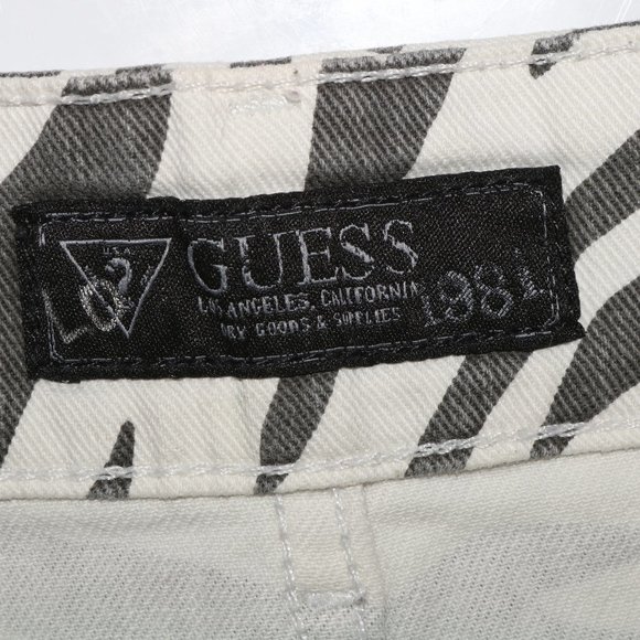 GUESS Black and White Zebra Shorts w31 Length 9 - Picture 3 of 7